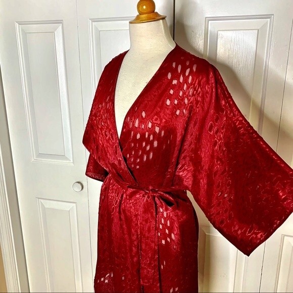 Vintage Red Burnout Animal Print Lingerie Robe - 1X - Picture 9 of 12
